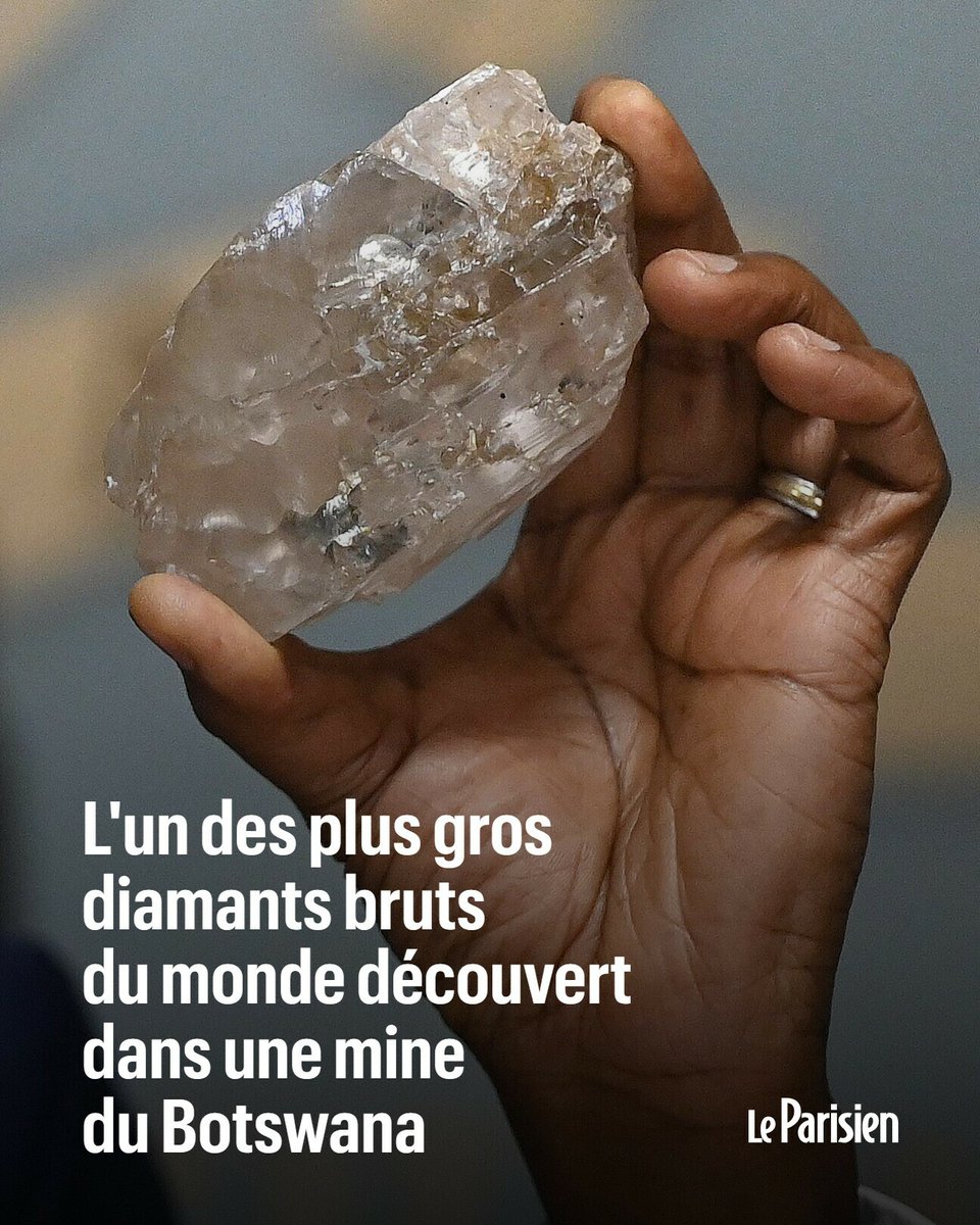 le_Parisien's tweet image. La découverte est extraordinaire : un diamant, le deuxième plus gros au monde, à 2 492 carats, a été trouvé à Karowe dans une mine du Botswana

➡️ l.leparisien.fr/RznV