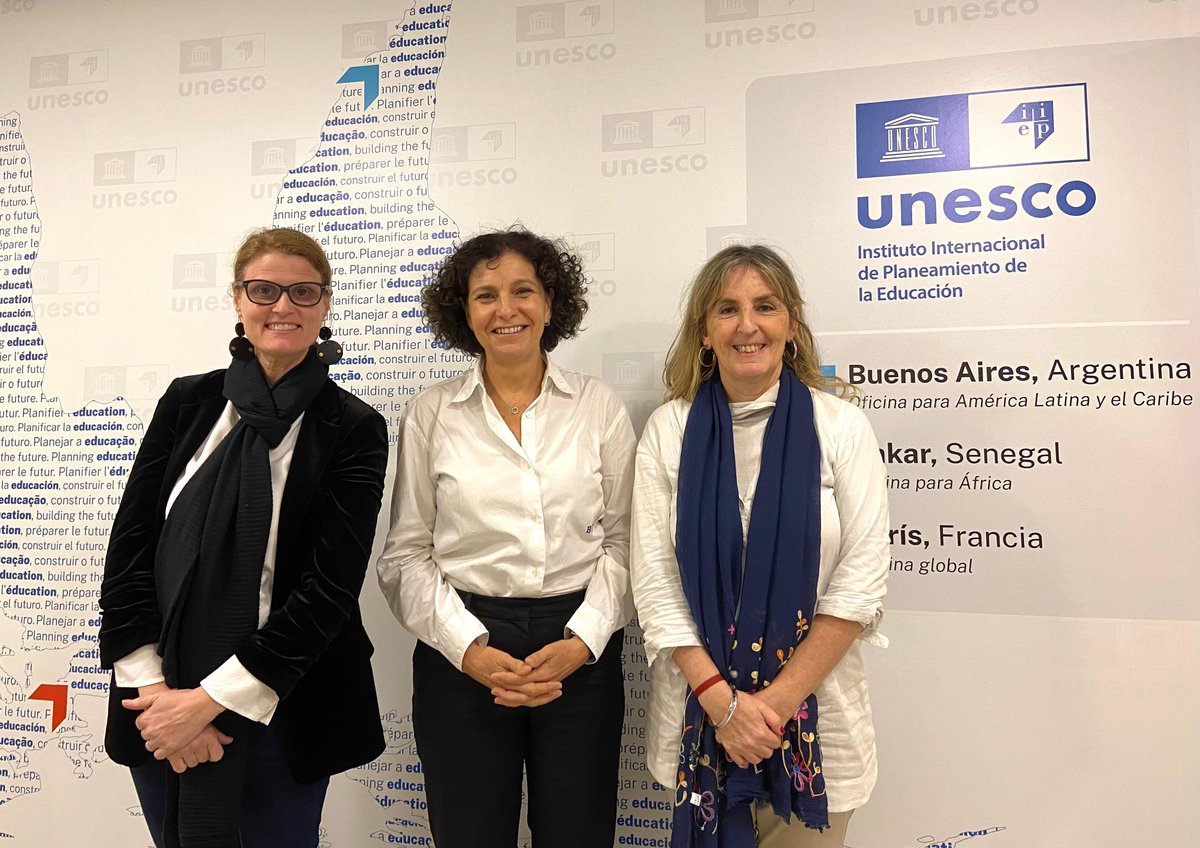 IIPEUNESCO_BA's tweet photo. Excelente mañana de trabajo en el @IIPEUNESCO_BA con @BeatrizPont, Jefa Global de Formación del @IIEP_UNESCO, en la que compartimos ideas y visiones sobre los próximos proyectos para nuestra región 📚🌎 https://t.co/BjiNuHuaWs