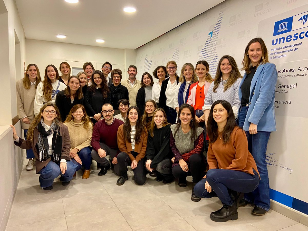 IIPEUNESCO_BA's tweet photo. Excelente mañana de trabajo en el @IIPEUNESCO_BA con @BeatrizPont, Jefa Global de Formación del @IIEP_UNESCO, en la que compartimos ideas y visiones sobre los próximos proyectos para nuestra región 📚🌎 https://t.co/BjiNuHuaWs