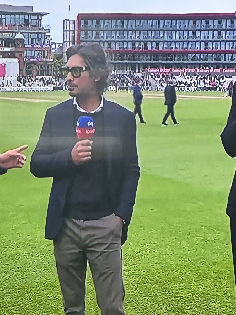 Kumar Sangakkara geography teacher by day, rapper by night #ENGvSL