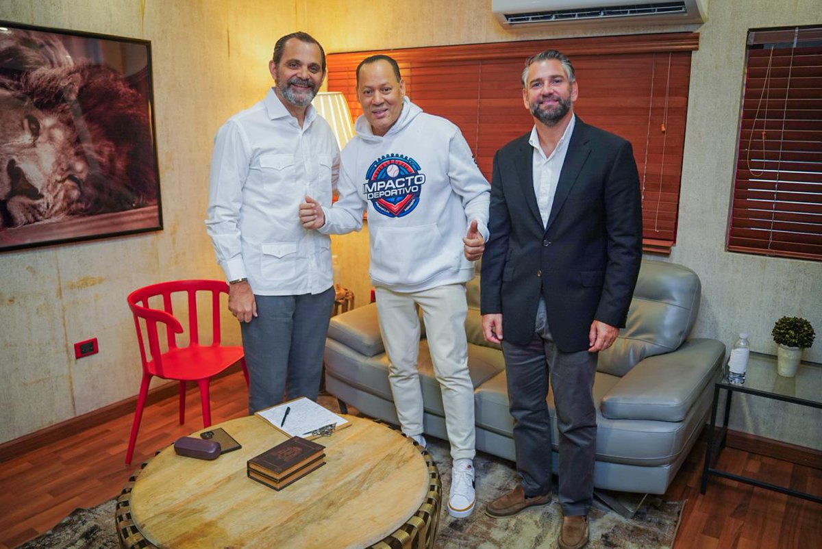 Elreydelaradio's tweet photo. Gracias a José Miguel Bonetti y Eduardo Najri por la super entrevista que me acaban de conceder para beneficio de su fanaticada del Escogido!!!.

Temas relevantes!!!.
Estén atentos que casi comienza mi cobertura especial LIDOM 2024-25.

#ImpactoDeportivoRadioTvYDigital https://t.co/sc8HBnOqPn