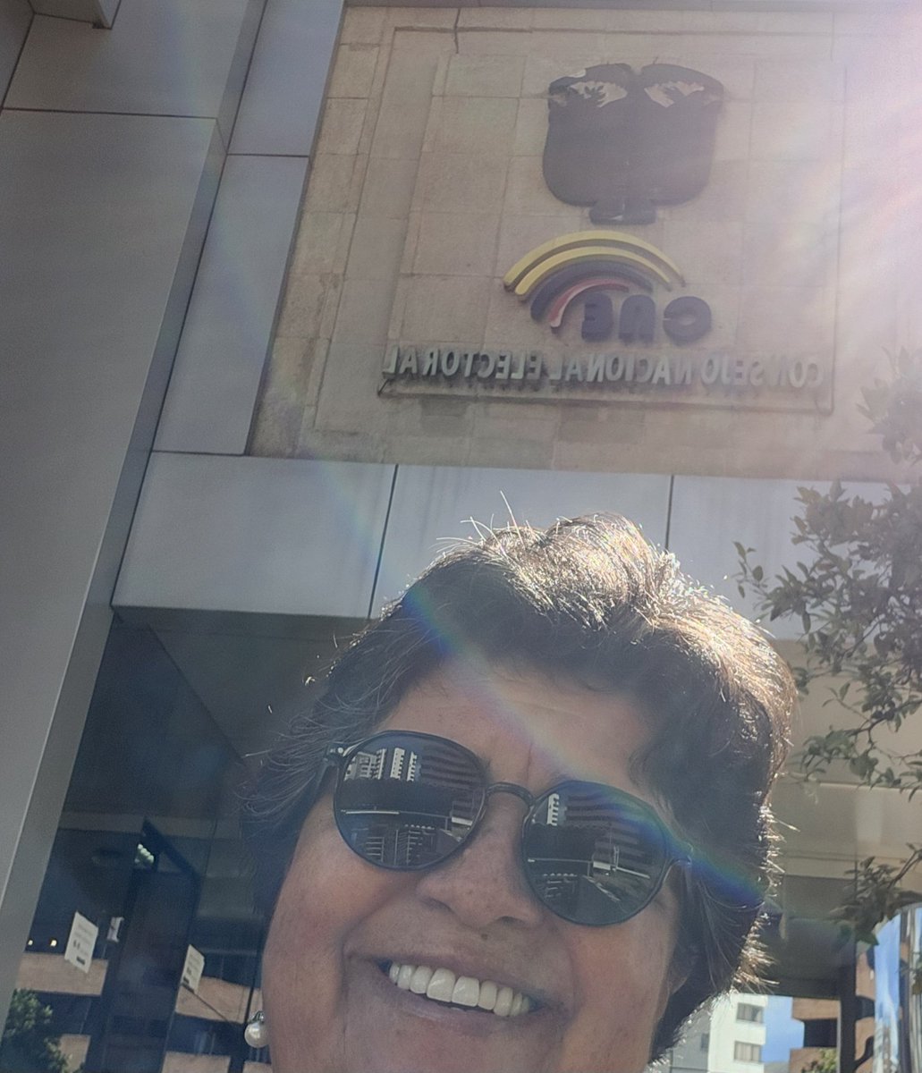 Aquí,  casual.  Solicitando al <a href="/cnegobec/">cnegobec</a> la información sobre la creación de los 17 partidos políticos que presentaron binomios.  Los ecuatorianos necesitamos saber cuándo y cómo se crearon.