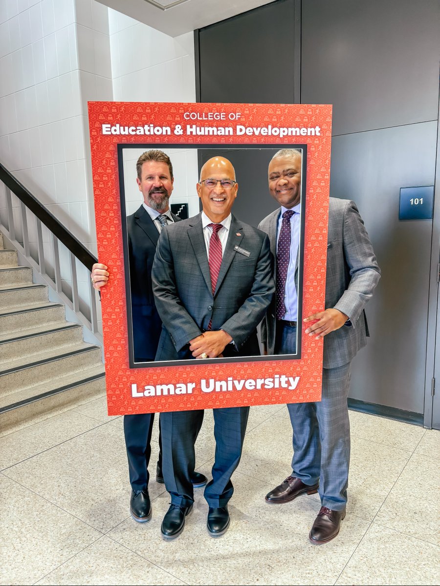 LUCollegeofEHD's tweet image. Our faculty &amp;amp; staff spent this week at welcome events and meetings. We're ready to see students in classrooms today ❤️
#WeAreLU #LUProud #CoEHD #SeeLUForYourself