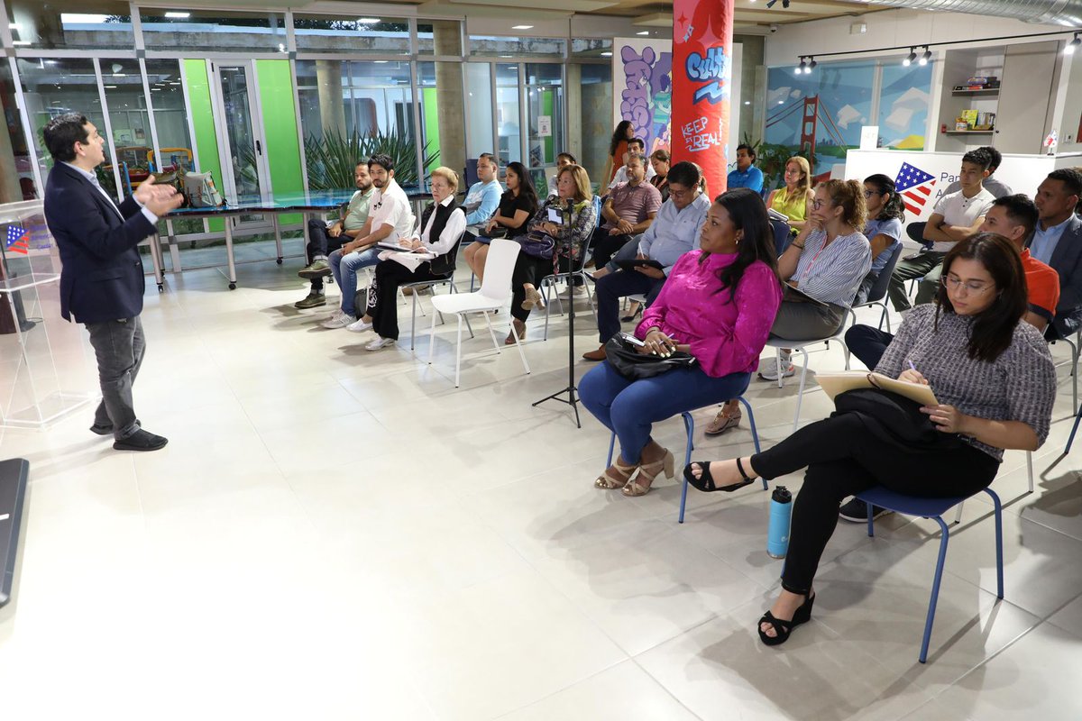 AmpymePanama's tweet image. Ampyme participó en el evento 'Our Common Future', donde nuestro director Raúl Fernández brindó una charla sobre las Sociedades de Emprendimiento. 
Agradecemos a @openartspty @panamaamericancenter por organizar este importante espacio para fortalecer el ecosistema emprendedor.