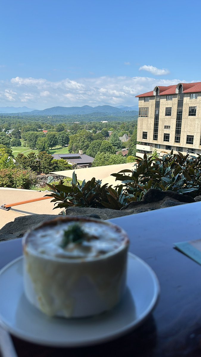 L_Whited21's tweet photo. Beautiful weather and view in Asheville! Excited to learn from the MPN experts tomorrow ❤️ #endcancer https://t.co/ijsgmpEvu0