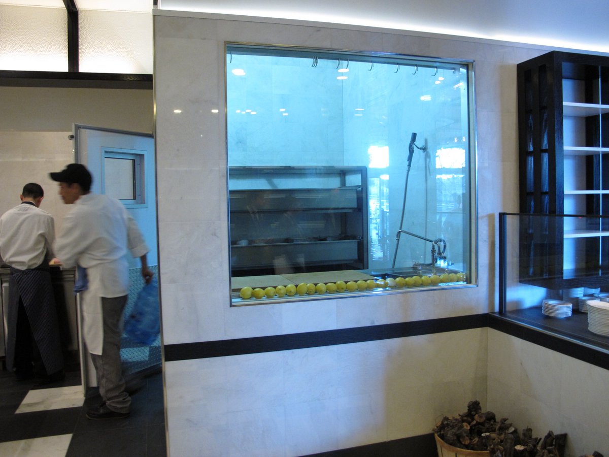 THERMOKOOL's tweet image. When you think of Walk-In Coolers, you think 'Back-of-the-House.' But what if it was part of the presentation? 🤔

Ready to go beyond functionality and into the extraordinary? Contact us today!
hubs.li/Q02KXQQy0  |  800-647-7074

#northendgrill #walkincooler #experiencekool