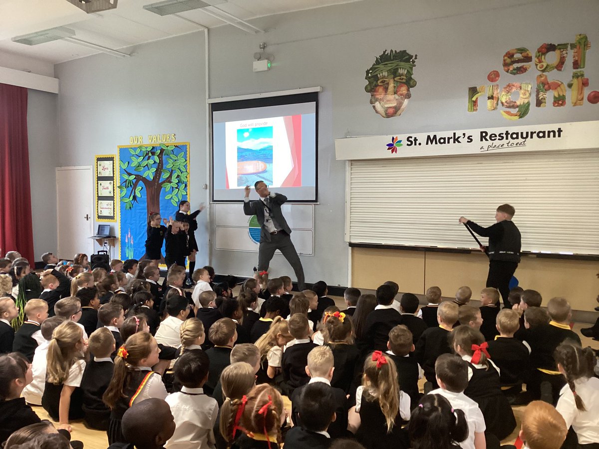 StMarksPrimary1's tweet photo. Our Primary 1s were fantastic at their first whole school assembly. Thank you to our wonderful actors who acted out our school values #LoveFaithUnderstanding https://t.co/umpm0QmpHF