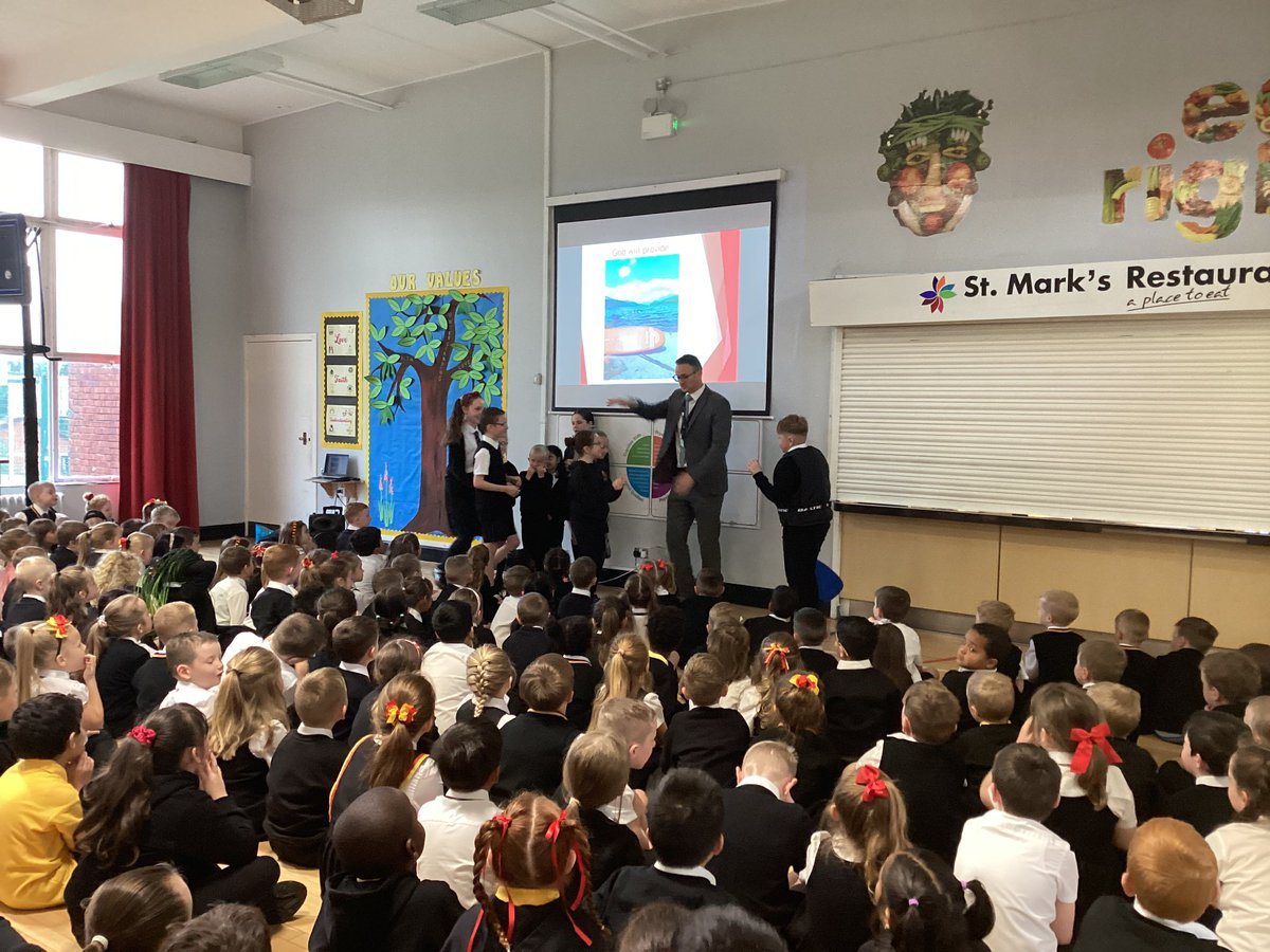 StMarksPrimary1's tweet photo. Our Primary 1s were fantastic at their first whole school assembly. Thank you to our wonderful actors who acted out our school values #LoveFaithUnderstanding https://t.co/umpm0QmpHF