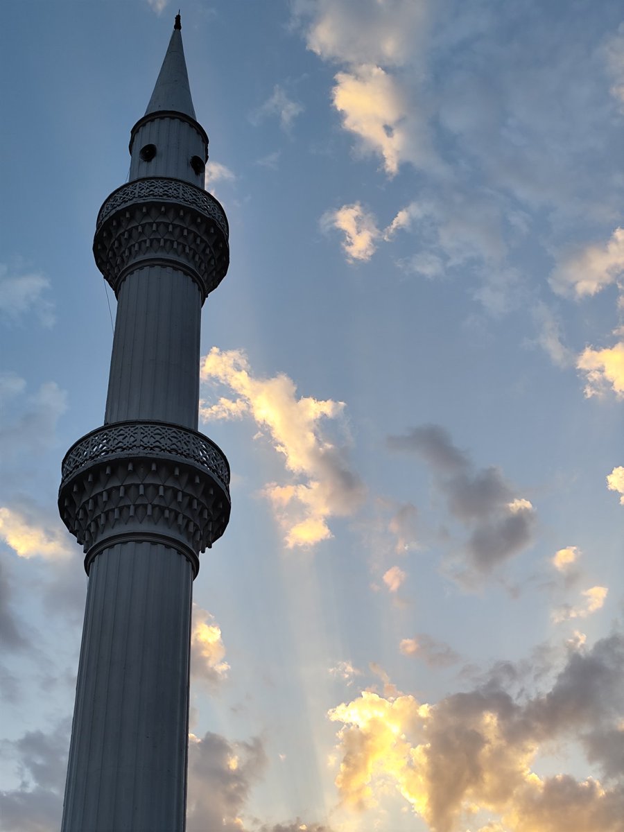 "Allah'ın zamanlaması mükemmeldir. Ne
erken ne de geç Sadece biraz sabır ister."
(Allah'a Güven)