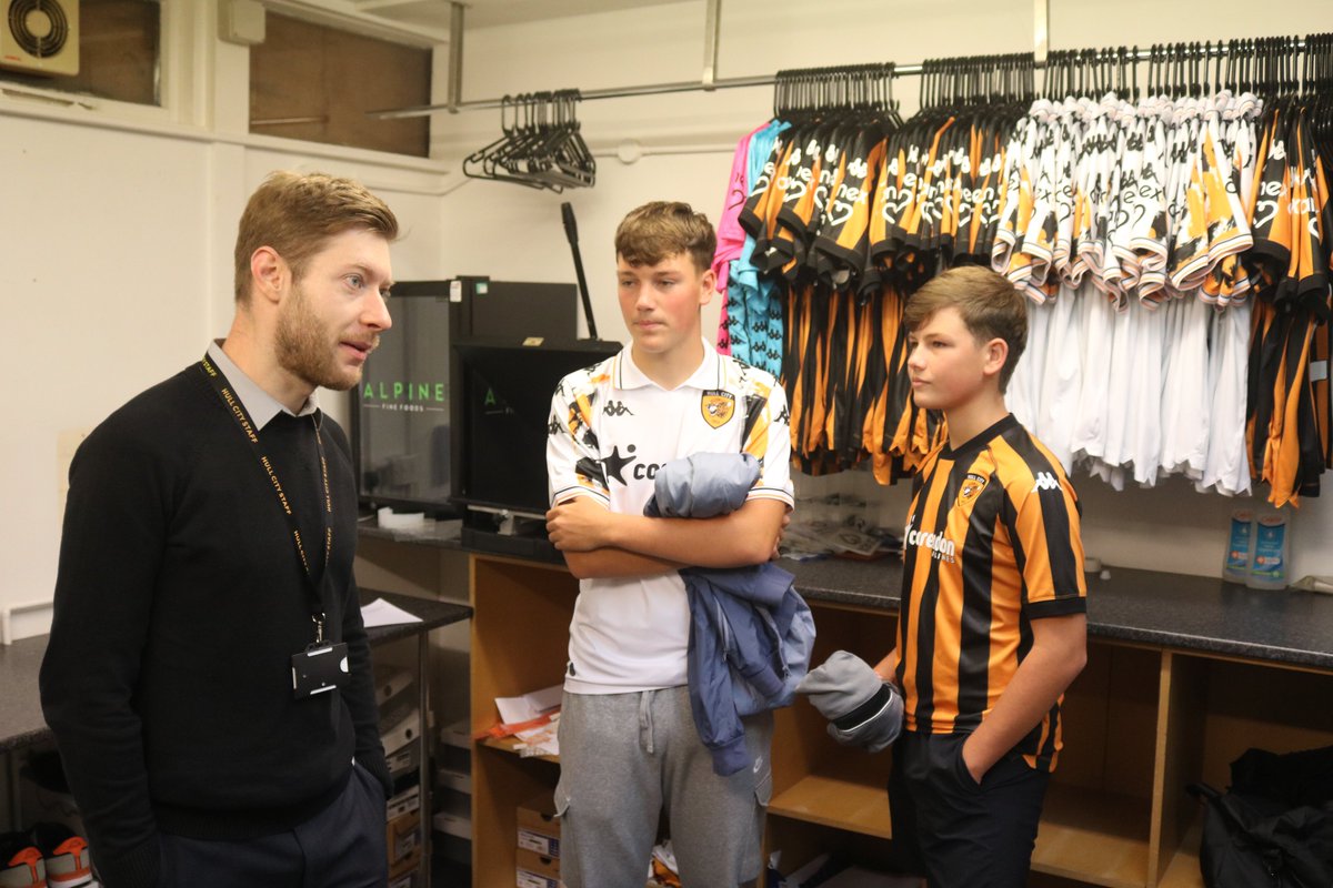 tigerstrust's tweet photo. We were thrilled to take two of our @USW_FootballCP competition winners on a tour of the @HullCity Training Ground this morning! 🐯

During the tour, the pair explored behind-the-scenes areas before watching the first team train and taking photos with the players! 📷

#hcafc https://t.co/aRHH0HyzOL