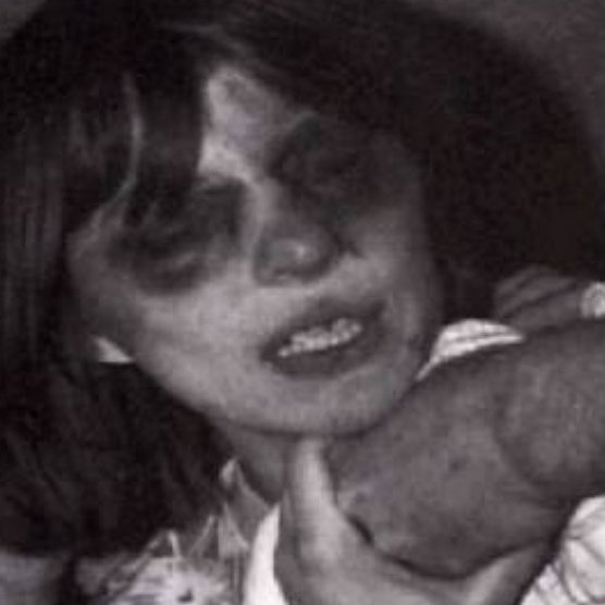 CrimesReais's tweet photo. Emily Rose, Possessão demoníaca ou vítima de negligência? https://t.co/Otzs0poQvW