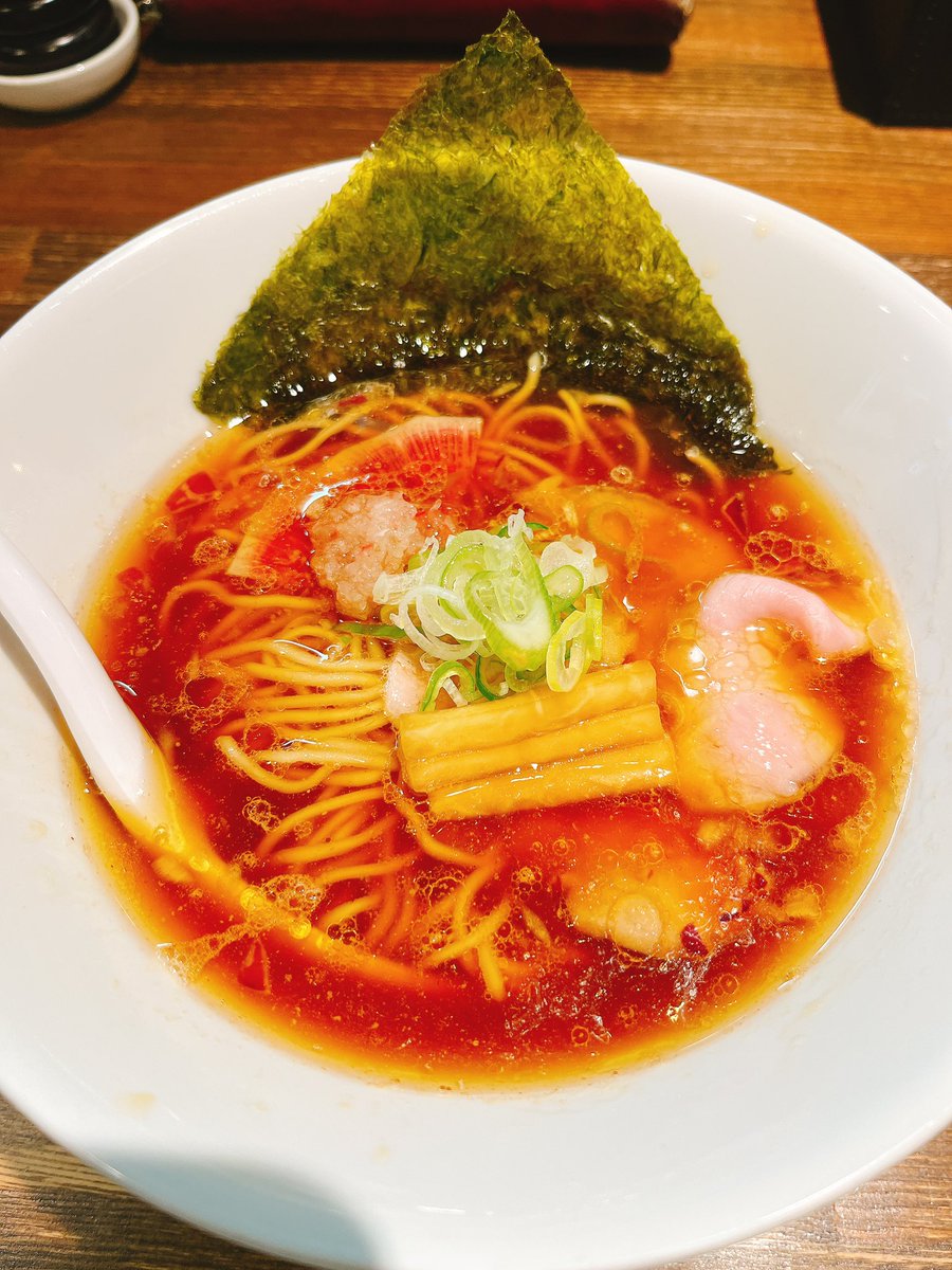 tamurajunichi's tweet photo. お昼ごはーん
RAMEN N'nで醤油スープのOGON(黄金)にチャーシュートッピング
#お昼ごはん #お昼ご飯 #ランチ #lunch #ラーメン #醤油スープ #ogon #ramen #ラーメンん https://t.co/MV5WuNh6ka