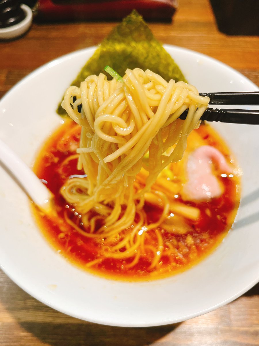 tamurajunichi's tweet photo. お昼ごはーん
RAMEN N'nで醤油スープのOGON(黄金)にチャーシュートッピング
#お昼ごはん #お昼ご飯 #ランチ #lunch #ラーメン #醤油スープ #ogon #ramen #ラーメンん https://t.co/MV5WuNh6ka