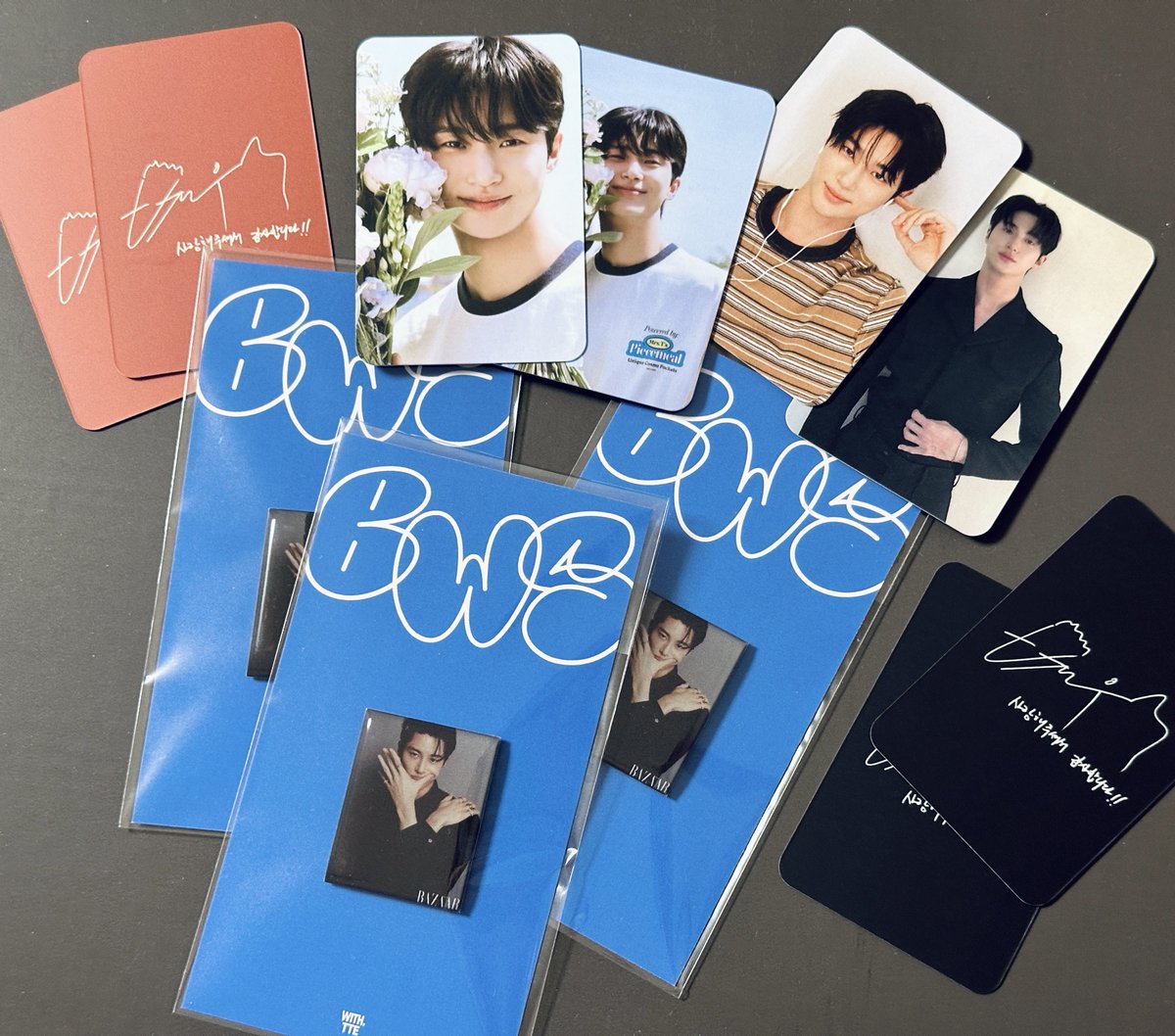 나눔합니다! 
🍉🍉🍉 3명 

바자 미니마그넷 1종 
포카 4종 나눔해요

RT + follow = 일요일 당발  

#변우석 #마그넷