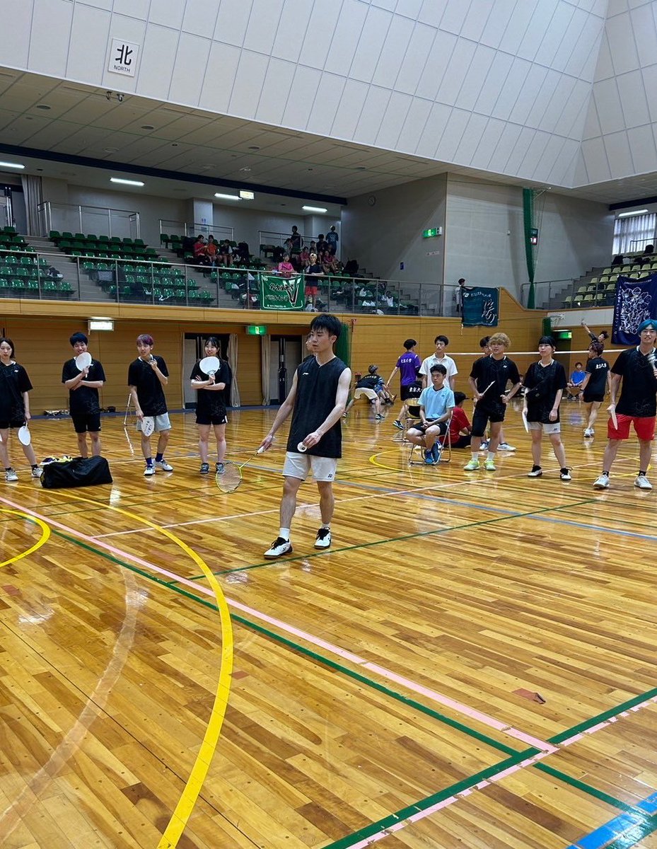 hubadminton's tweet photo. 七大戦で4年生は引退です。ありがとうございました😭 https://t.co/dd418COqDW