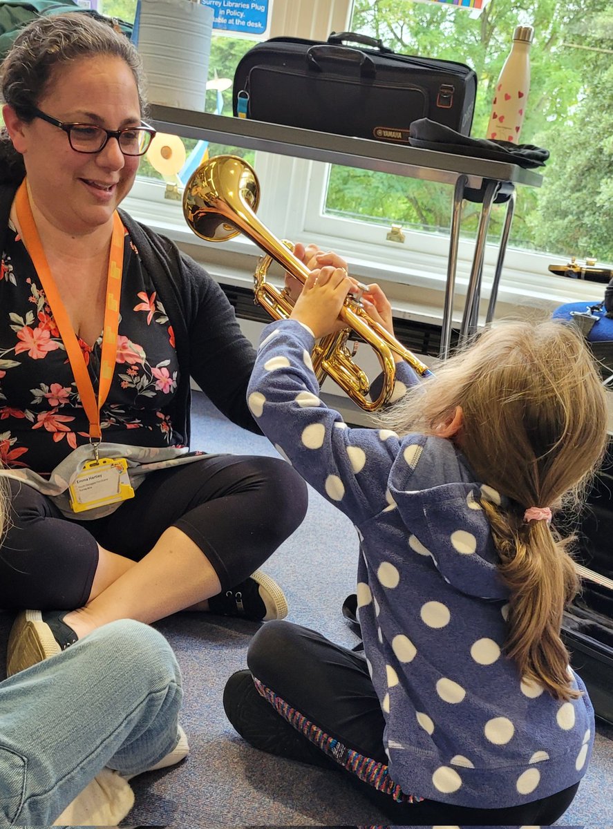 SurreyLibraries's tweet image. What a fantastic time we had @FarnhamLibrary today for the last of our #CreatingSounds workshops with @surrey_arts 🎶

Children in Surrey have been able to try musical instruments for FREE at 8 of our libraries, as part of our events supporting this year&apos;s #SummerReadingChallenge