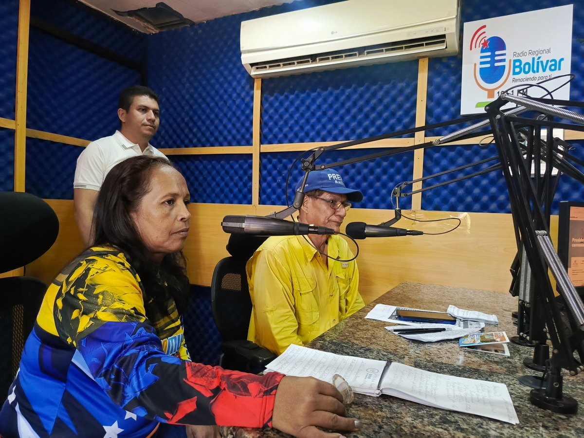 Durante su participación José Meneses, coordinador estadal de Fundacomunal Bolívar y Yutzary Noguera del bloque presidencial de Comunas, detallaron que en la entidad fueron seleccionados 173 proyectos, y en el municipio Angostura del Orinoco fueron 29 en la pasada jornada.