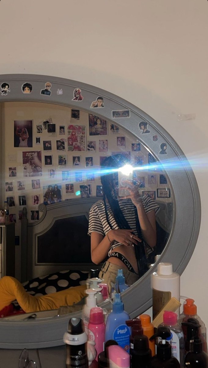 سلام عشقم شنیدم فالو می‌کنی بک بدم بهت 🙂‍↔️🤍
دوست توییتری می‌خوام بیایید دوست بشیم🥺💜