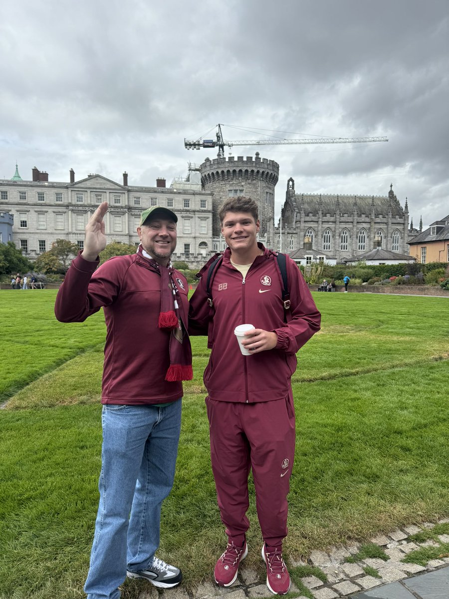 JIVANS13's tweet photo. When you start a tour in Dublin at #fitzgeraldsbar and finish it by running into your kicker named Ryan Fitzgerald you got a great Dublin memory. So cool meeting you Fitzmagic and thanks for the photo! #nolesinireland #ryanfitzgerald #fsutwitter https://t.co/7DGnPGFHDJ