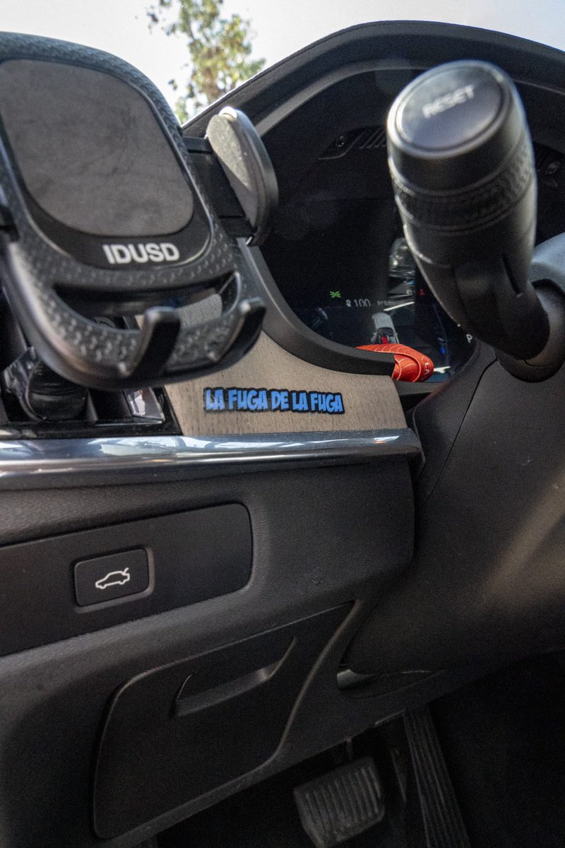 Dime que es el coche de Chente sin decirme que es el coche de Chente

#LaFugadelaFuga
#LaVuelta24