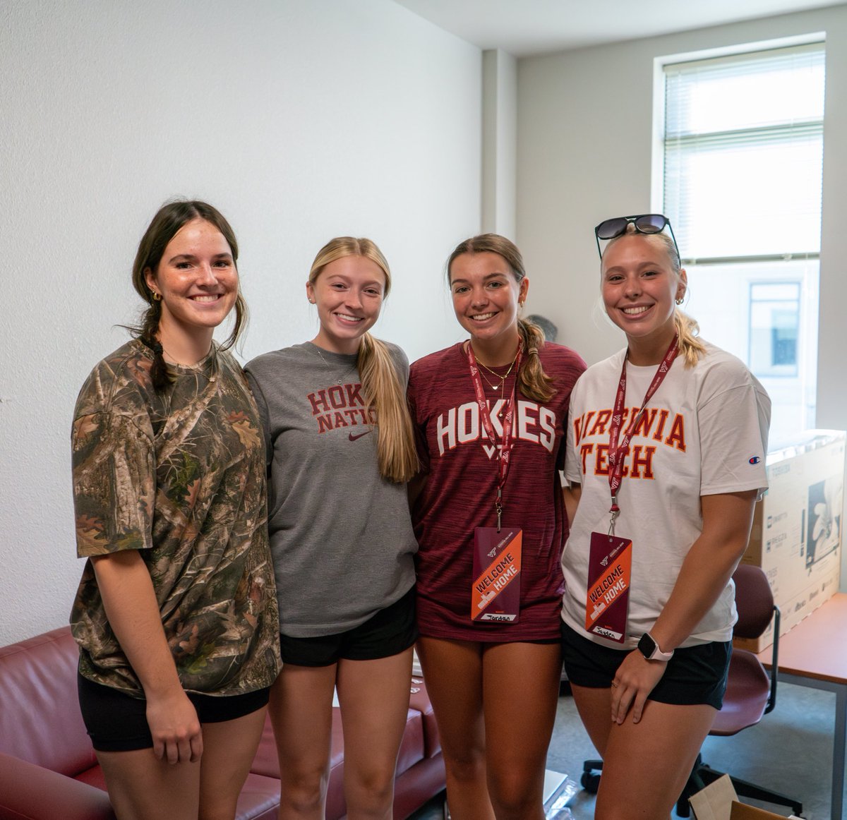 HokiesSoftball's tweet photo. the freshmen have arrived in blacksburg 🦃 https://t.co/5kK5mOV8R4