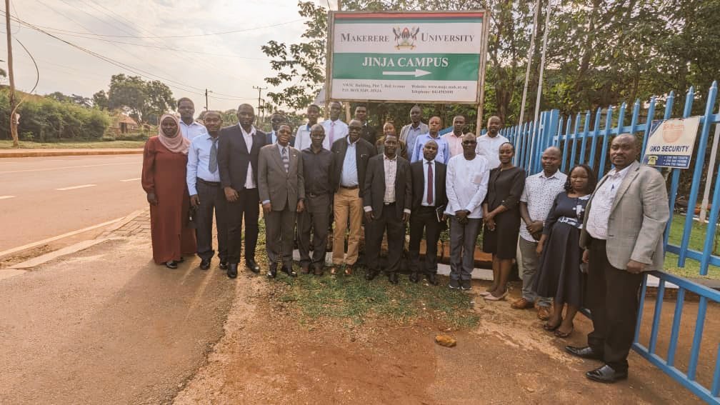 MakJinja's tweet photo. Today we had an engagement with Top Management from @Makerere on issues of staff and students.
 @BuyinzaMukadasi and the @MakerereAR with his team that included @DOS_Makerere stressed out that @MakJinja is here to stay and together we can strengthen and build this institution https://t.co/RhyLk9W5IR