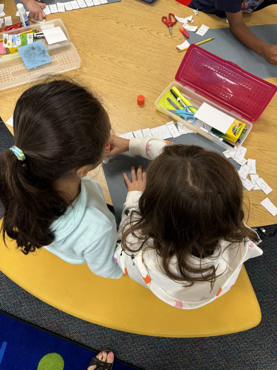 MissNebor's tweet photo. Collaborative learning with our PB &amp; J partners! #Elevate203 https://t.co/wSgOWsCJyh