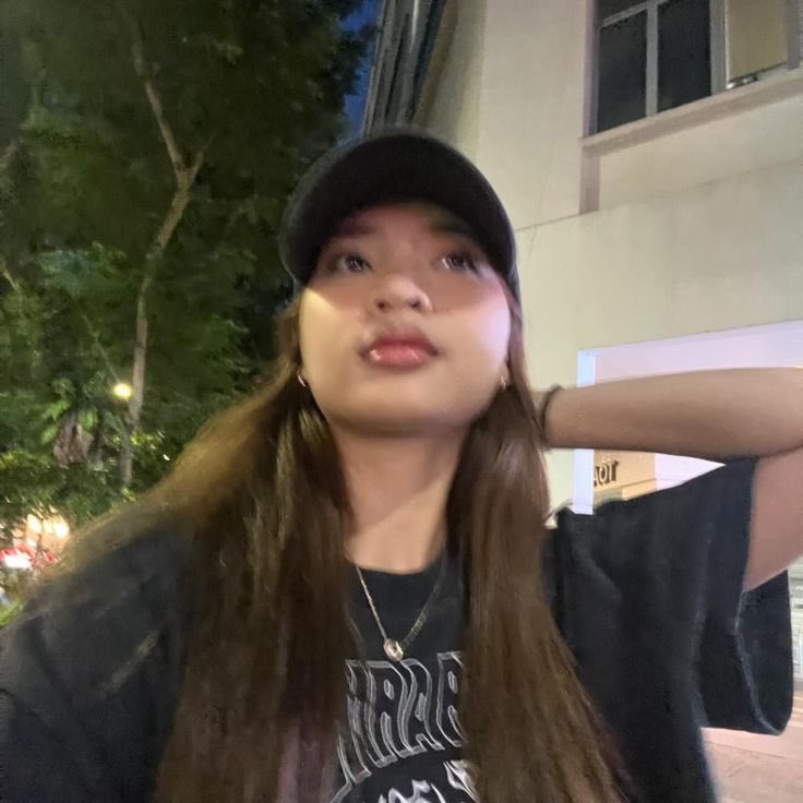 cocoophii's tweet photo. A #colaiah wanshat au: 

[ Tibok. ]

Wherein: Cole (🐺), a HUMSS student who has a crush on this STEM girl (🐶). https://t.co/ogjEWyLHnK