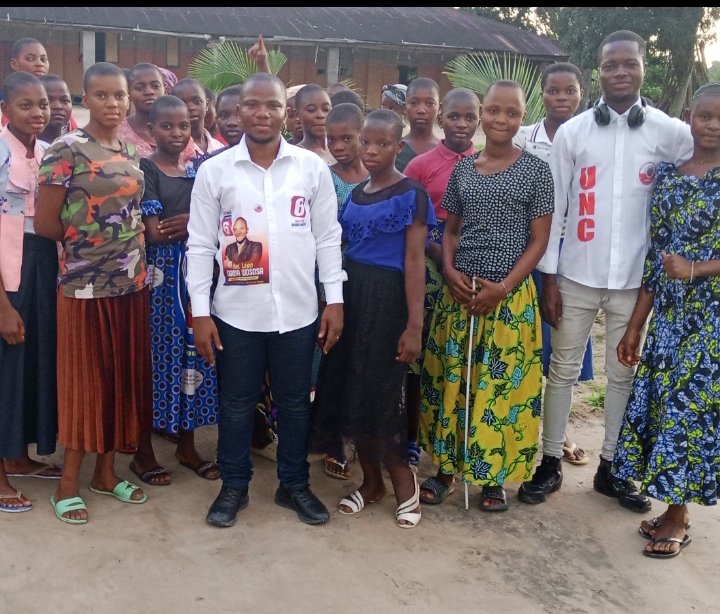 Joseph1Dimandja's tweet photo. #InfosNet : Lors de la campagne électorale au #sankuru précisément au territoire de #Katako-kombe, la visite du coordonnateur @leonnguwa2 au lycée Dioho secteur de Djalo, les bonnes choses sont oubliées difficilement. https://t.co/j0fEWUIwmo