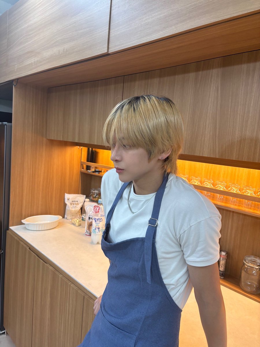 NOMAD_is_here's tweet photo. [#원]  
고든 램지원👨‍🍳

#NOMAD #노매드
#ONE #원 https://t.co/Mn85APwvry