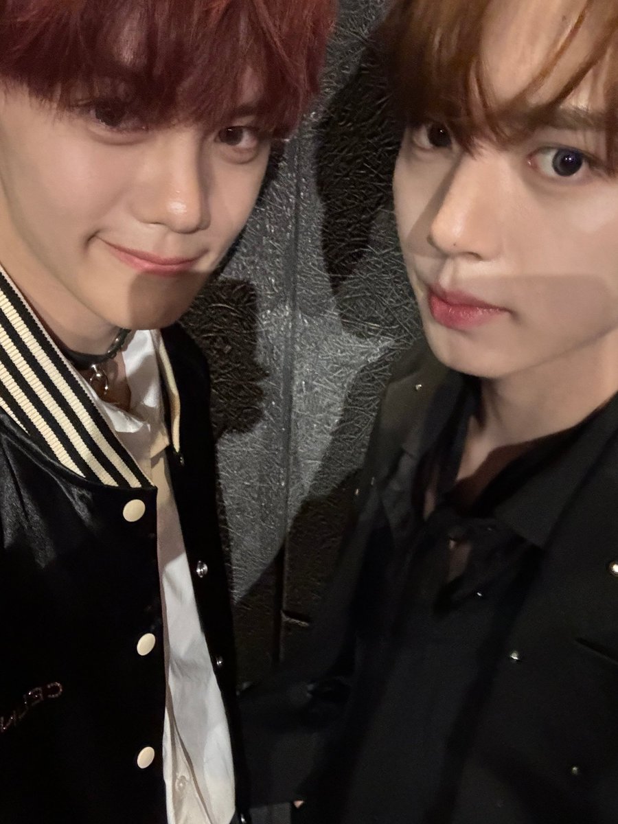 콩딱즈 셀카🐶🐰
#김규빈 #한유진 #콩딱즈