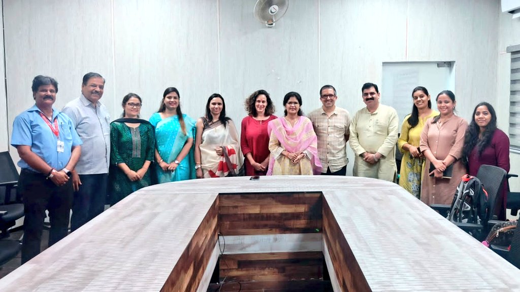 Dir_Education's tweet photo. Professors from Indiana University,USA visited SOSE schools and interacted with the Director @SCERT2021 .

They also visited the District Resource centre &amp; understood the concept of  DMVS .

Appreciated the performances of students and their confidence. https://t.co/Ycru7Xu6AF