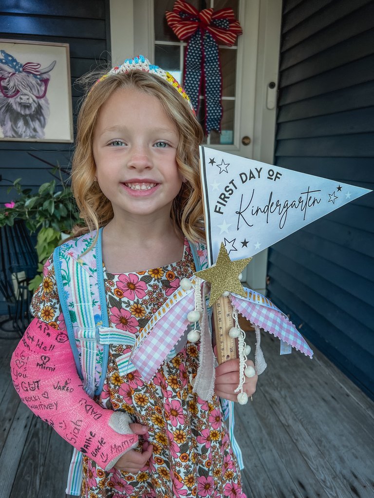 TippCitySchools's tweet photo. 🏫Welcome to the Class of 2037! Our newest Red Devils are so excited to be at Broadway Elementary School. 😊#WEareTIPP #classof2037 #welcometoschool https://t.co/0z1BwHts30