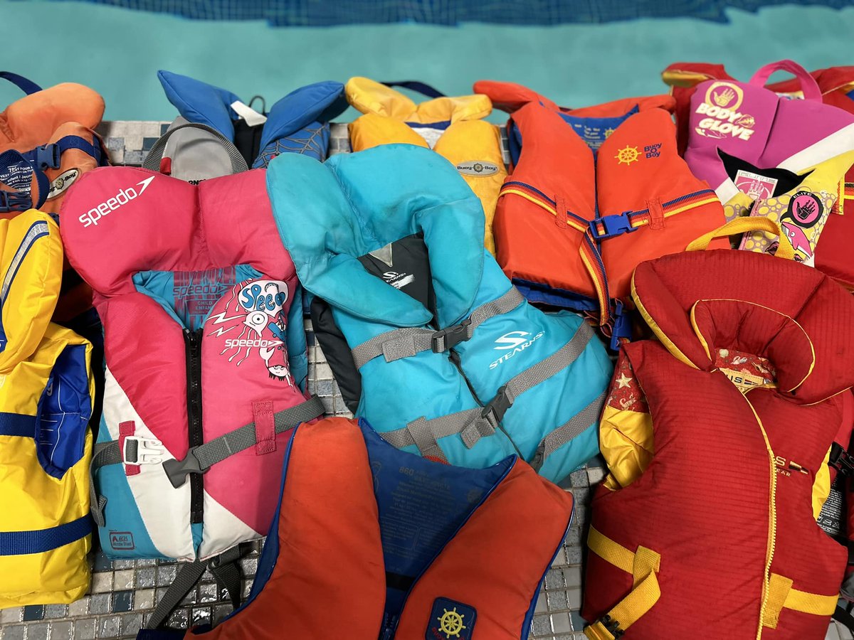 LifesavingON's tweet photo. Get your whole community living a #LifejacketLife by running a lifejacket clinic. It's an easy and a valuable event that can be held anywhere. Get tips and resources here: https://t.co/p9Ob4RSBla https://t.co/s3U3urYl8s