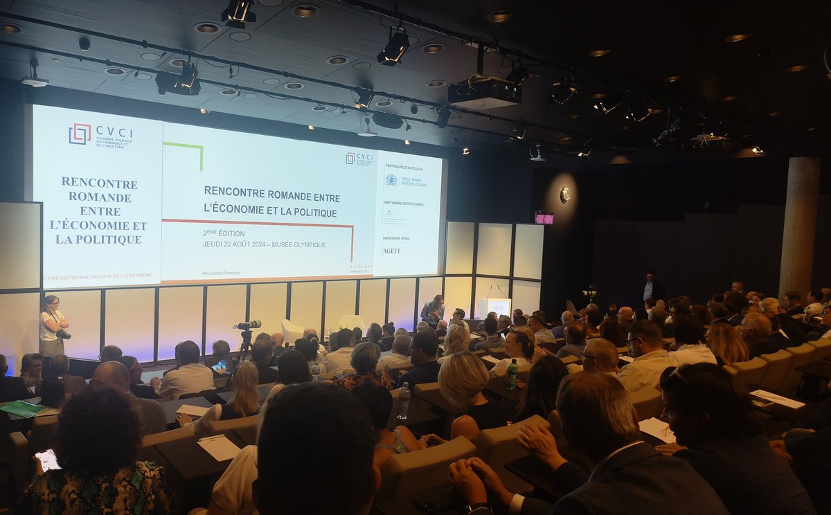 Nous sommes ravis de vous accueillir ce soir pour une discussion enrichissante entre acteurs économiques et politiques. Cette #RencontreRomande permet de maintenir le dialogue entre les entreprises et le monde économique. Suivez-nous en direct !
