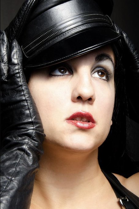 &ldquo;Always look up&rdquo; - Throw back Thursday pic by Todd Langkamp - 2013 - Chicago . . #mistressxena #portrait<a href="/tag/leather"class="tags"><span>#leather</span></a><a href="/tag/portrait"class="tags"><span>#portrait</span></a><a href="/tag/leatherfashion"class="tags"><span>#leatherfashion</span></a><a href="/tag/leatherfetish"class="tags"><span>#leatherfetish</span></a>