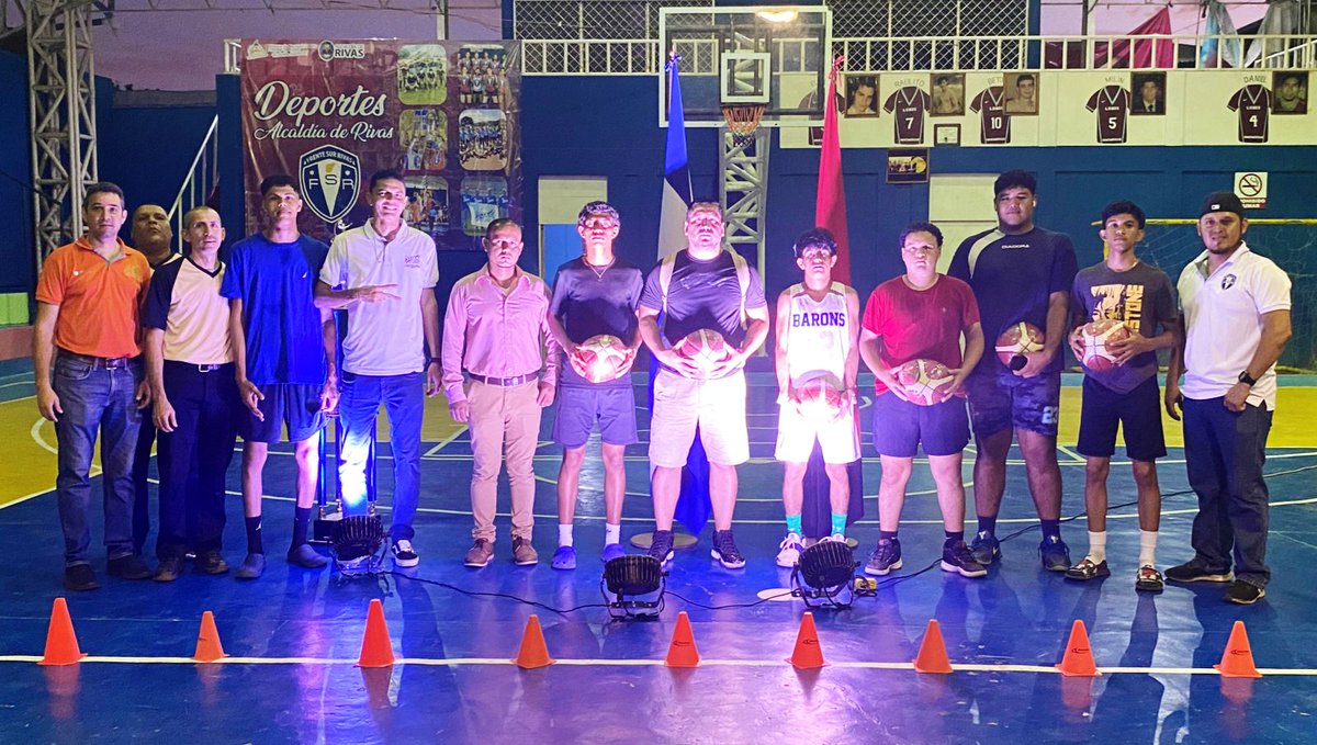 AlcRivas29's tweet photo. Ya está inaugurada la primera edición de la liga de baloncesto masculino U23, con la participación de 7 equipos de distintos barrios del municipio de Rivas, los equipos recibieron del gobierno sandinista y la alcaldía municipal de Rivas. #2024HaciaNuevasVictorias https://t.co/Dxj6c7Q9tJ