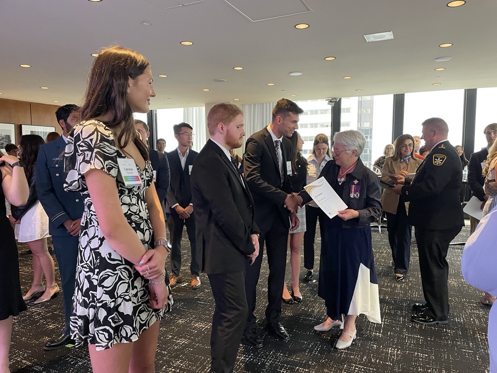 Edith Dumont tweet media