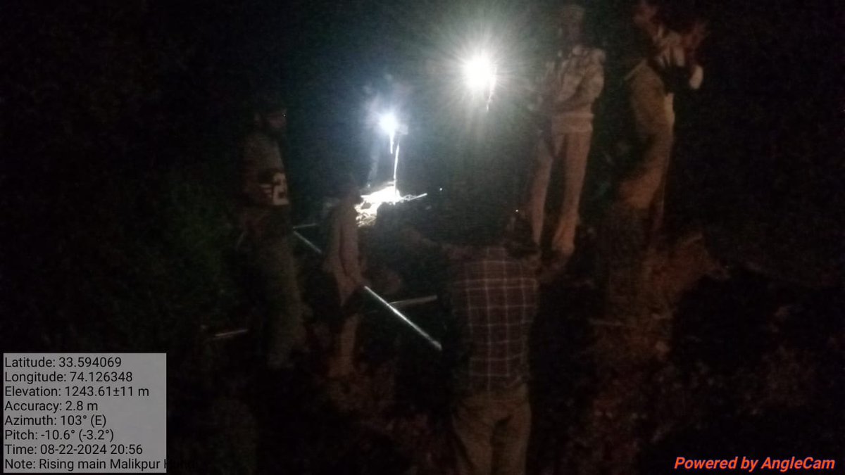 JJM_JK_POONCH's tweet photo. "Work is going on in the night shift to ensure the project is completed on time. The dedication behind the #JalJeevanMission is bringing clean water closer to every home. 🌙💪 @JJM_JK https://t.co/EjsGaeazV7