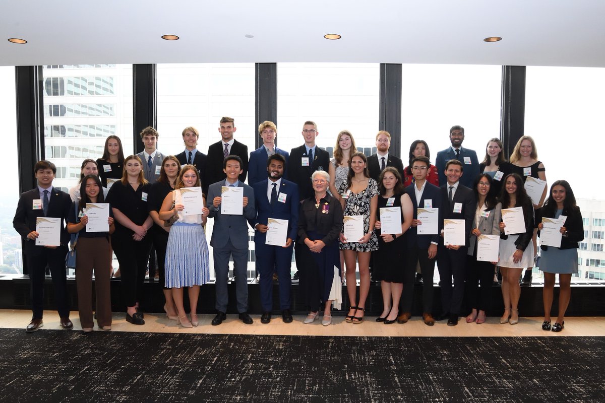 Edith Dumont tweet media