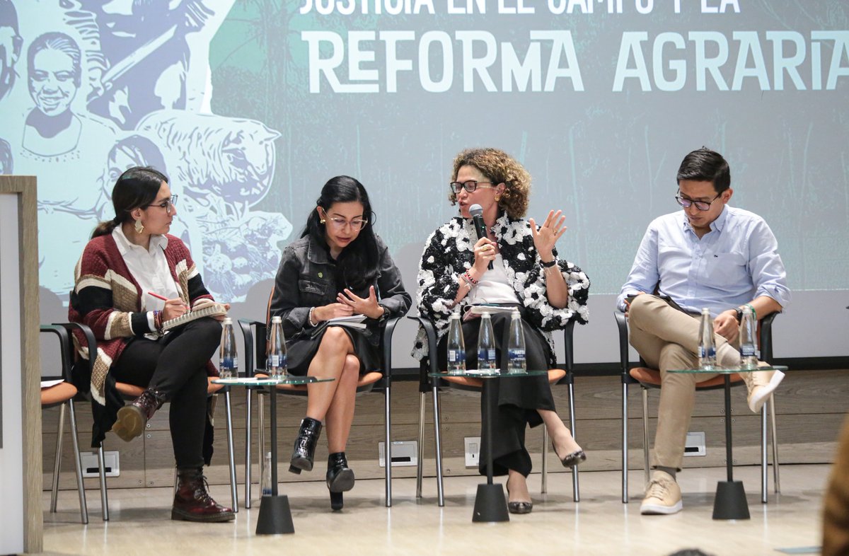 🌾En el mes de la #ReformaAgraria, realizamos el Foro “Jurisdicción agraria, la justicia en el campo y la Reforma Agraria” junto con El Observatorio de Tierras y el Ministerio de Agricultura. 

#EventoJuris | #AlDíaconLaFacultadDeJurisprudencia