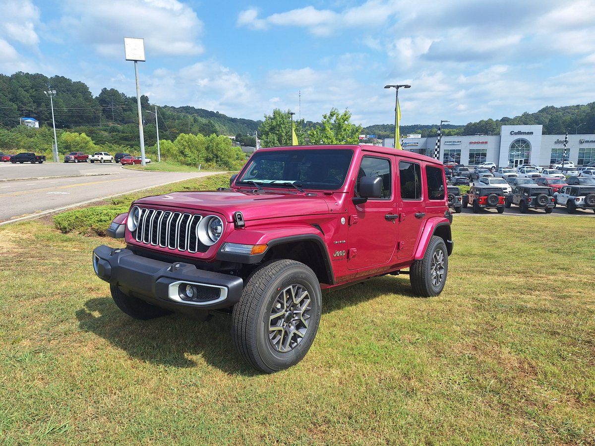 TimFreeman1979's tweet image. The highly sought after limited edition Jeep Wrangler  Sahara Tuscdero pearl-coat! This thing is a must see! Come by Cullman Chrysler Dodge Jeep Ram ask for Tim. I would love to show it to you! #jeepwrangler #tuscaderojeep