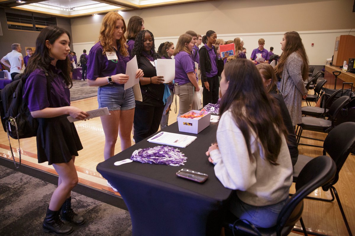 UWWhitewater's tweet image. UW-Whitewater held the Campus Resource Fair for resident assistants, faculty and staff on Wednesday, Aug. 21, in the University Center. Attendees engaged with offices and departments from the Whitewater and Rock County campuses. (UW-Whitewater photos/Craig Schreiner)

#UWW