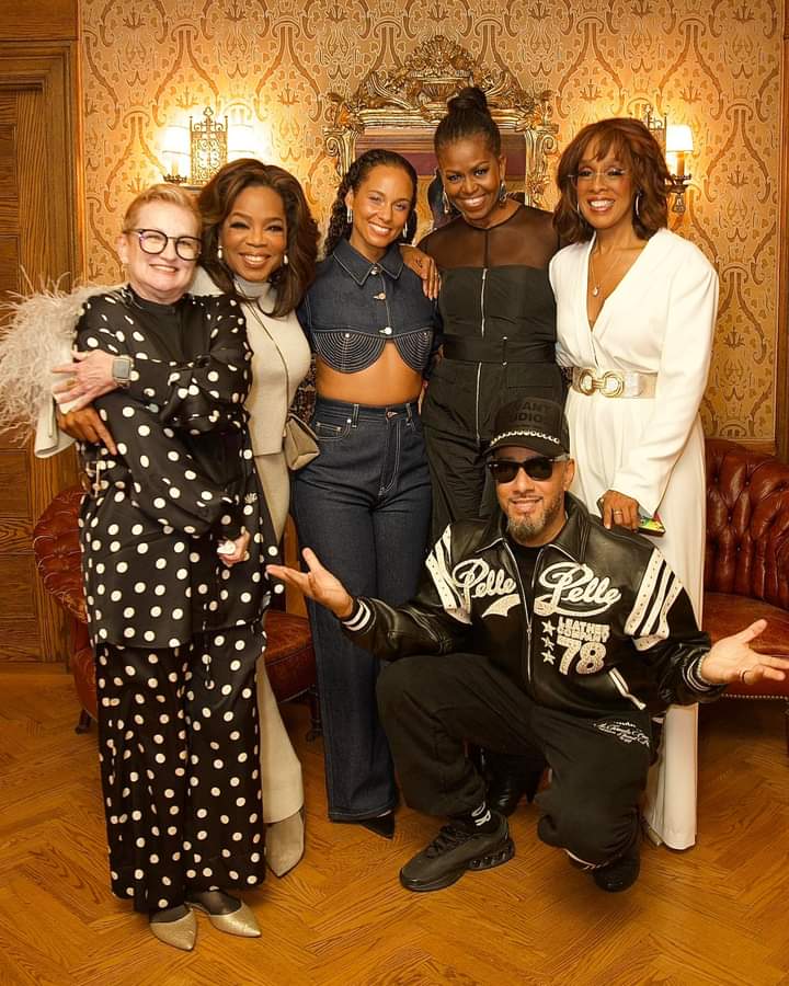 Adamsjerry666's tweet image. Hail  the light🔺💡🔺
#illuminati #famous #thelight #wealth #USA #uk #cabada #California #autrali