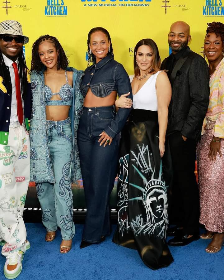 Adamsjerry666's tweet image. Hail  the light🔺💡🔺
#illuminati #famous #thelight #wealth #USA #uk #cabada #California #autrali