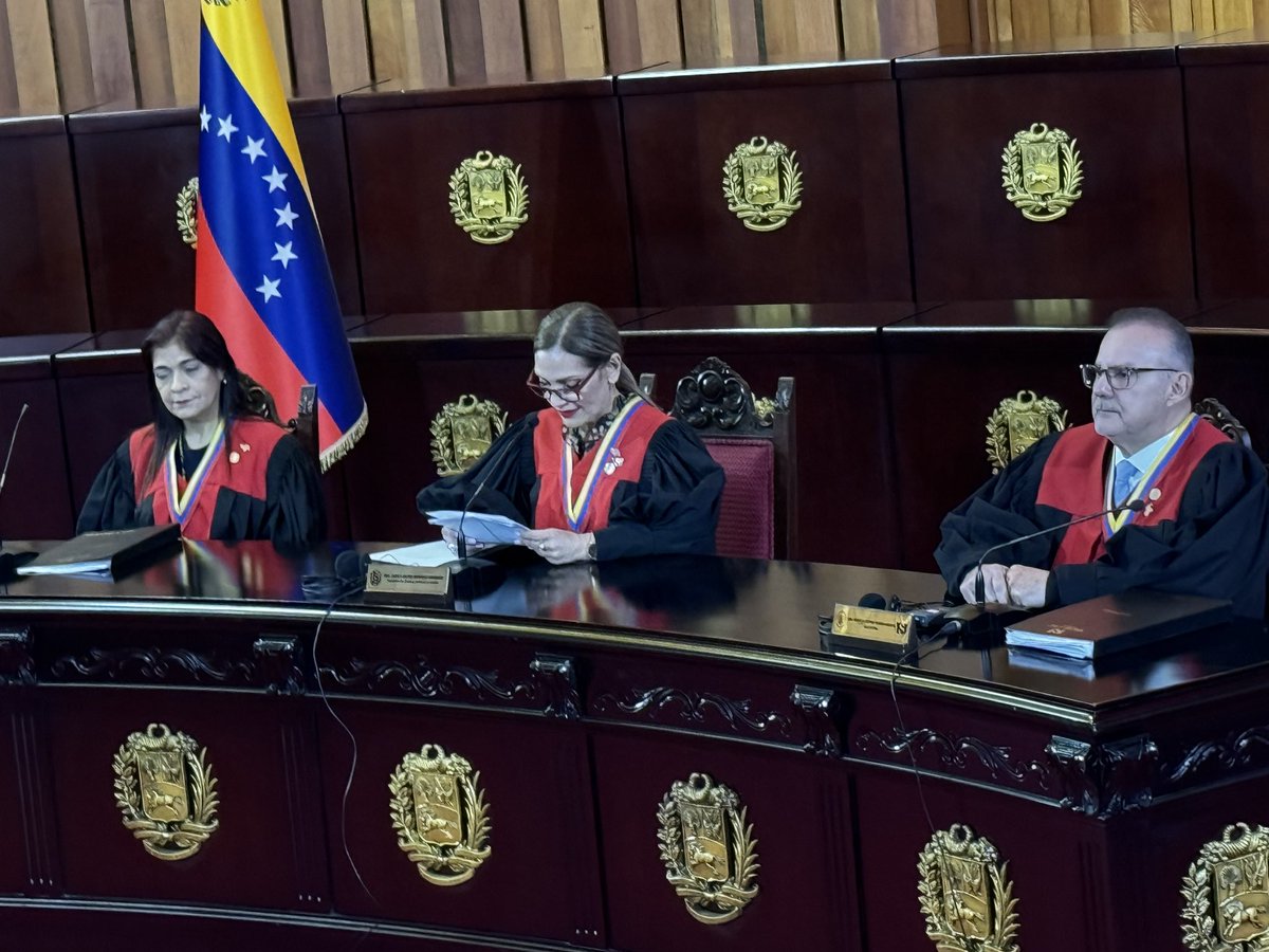 madeleintlSUR's tweet photo. #ÚltimoMinuto| Sala Electoral del TSJ pasa a leer la sentencia definitiva que concluye la elección presidencial del 28 de julio. https://t.co/qB5Pdtq5Bu