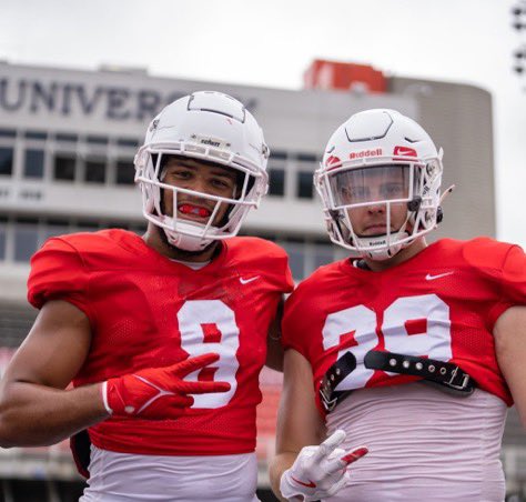StonyBrookFB's tweet photo. Smile, it’s football szn 😃

🌊🐺 x #As1 https://t.co/ksR8hoFtgR