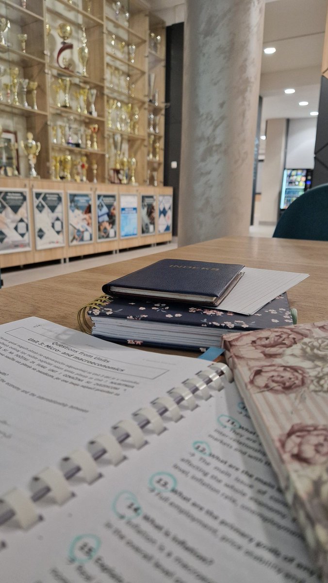 MakaValo's tweet photo. #ekof 📊📉📚 https://t.co/jTOsmVWYvH