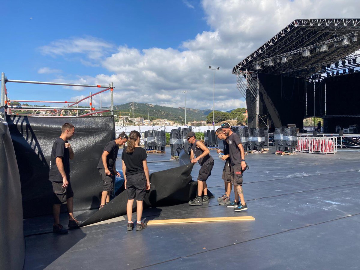 Link Produccions (@linkproduccions) on Twitter photo ☀️ Aquest estiu hem tornat a estar presents en la posada a punt del Festival de la <a href="/PortaFerrada/">Porta Ferrada</a> de Sant Feliu de Guixols, que ha oferet una programació de primera en el que és un dels millors festivals del país.
Contents de formar-ne part amb els nostres hands! ☀️ Aquest estiu hem tornat a estar presents en la posada a punt del Festival de la <a href="/PortaFerrada/">Porta Ferrada</a> de Sant Feliu de Guixols, que ha oferet una programació de primera en el que és un dels millors festivals del país.
Contents de formar-ne part amb els nostres hands!
