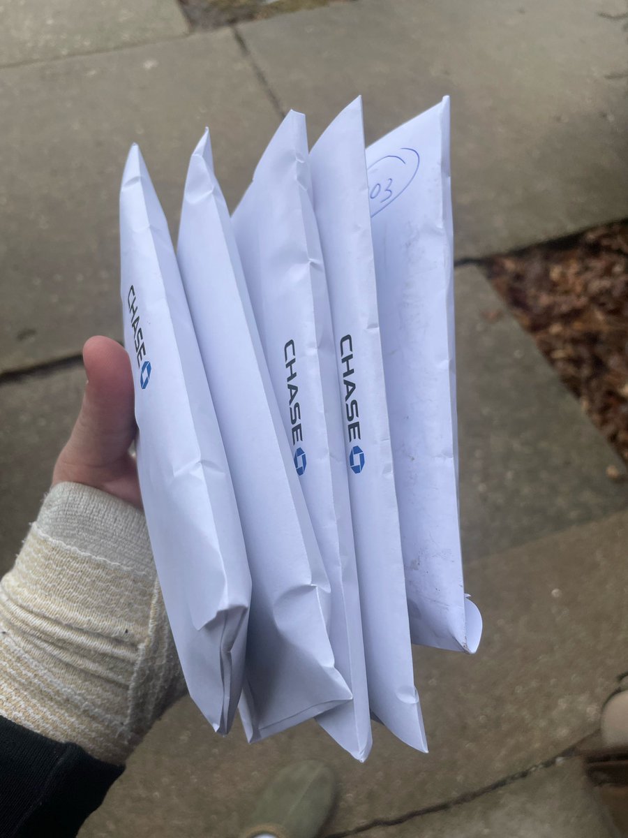 getgravyrecords's tweet image. We don’t die we move to Miami and get fat… swing a blue tho💙